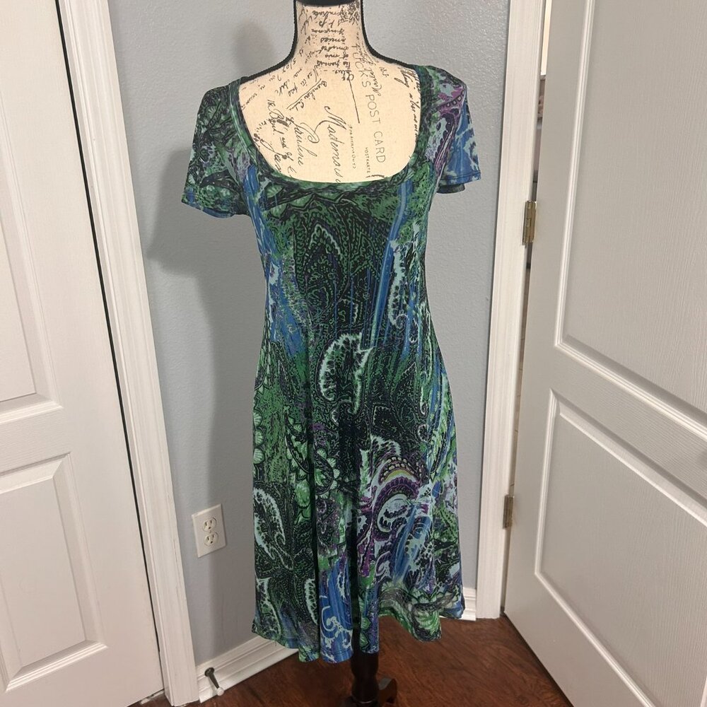 Karen Kane size medium short sleeve dress in blue and green
